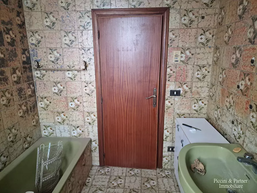 Immagine 27 di Pentalocale in vendita  in Via dei Partigiani 57 a Castiglione Del Lago