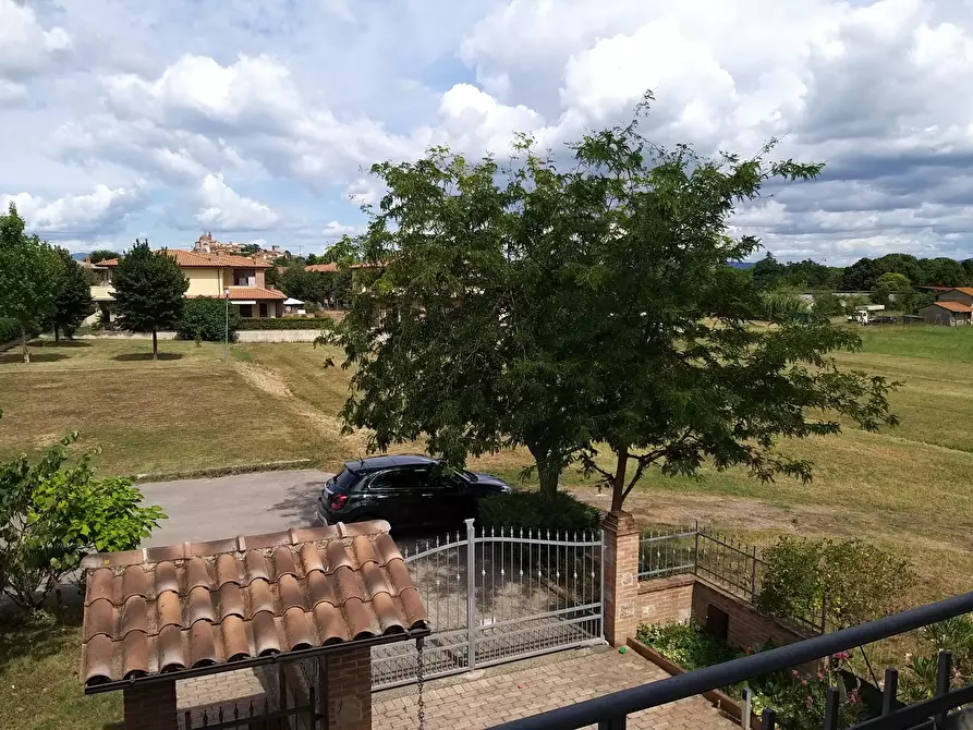 Immagine 30 di Villa in vendita  in Via Saragat 18 a Castiglione Del Lago