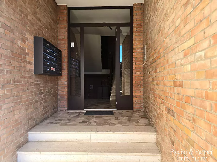 Immagine 2 di Pentalocale in vendita  in Via Beatrice 38 a Perugia