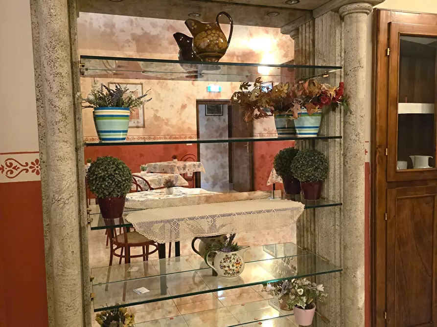 Immagine 54 di Albergo/B&B/Residence in vendita  in Via Chiesa Tonda a Trevi