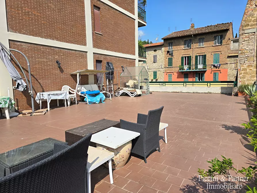Immagine 30 di Pentalocale in vendita  in Via Giacomo Puccini 84 a Perugia