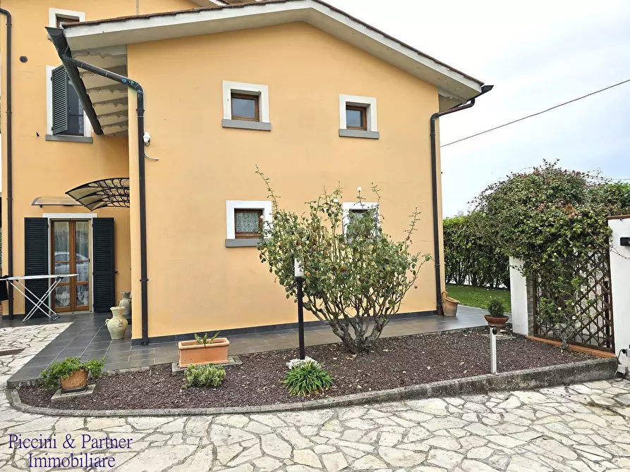 Immagine 3 di Villa in vendita  in C.a. Monsigliolo a Cortona