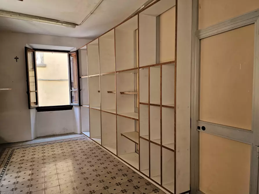 Immagine 22 di Locale commerciale in vendita  in Via del Popolo 2 a Città Di Castello