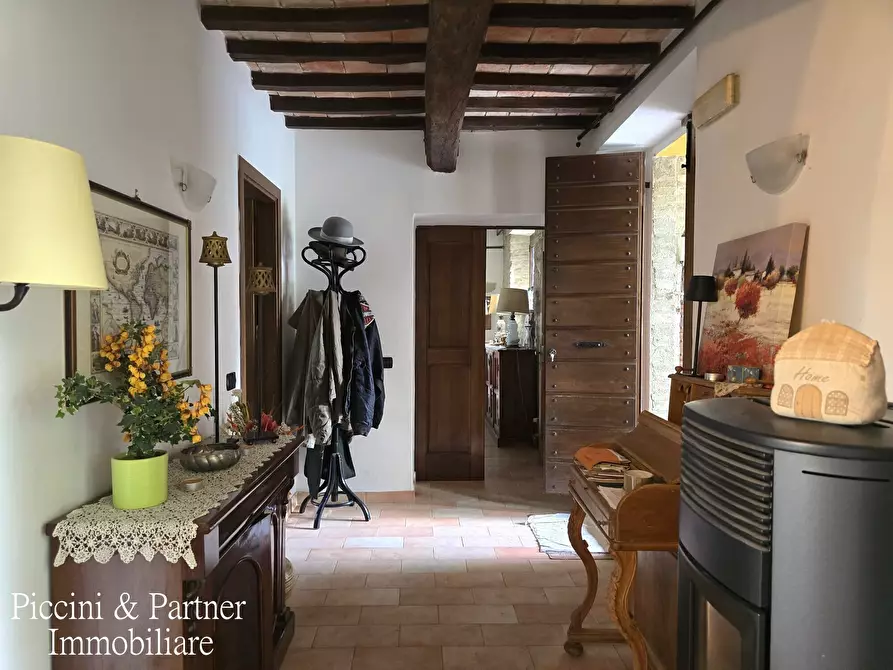 Immagine 17 di Rustico / casale in vendita  in Strada Ponte Resina - Monte Acutello 1 a Perugia