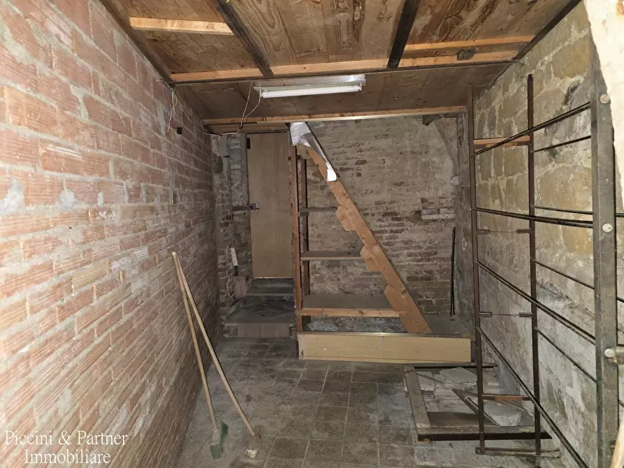 Immagine 21 di Pentalocale in vendita  in Via Imbriani 38 a Perugia