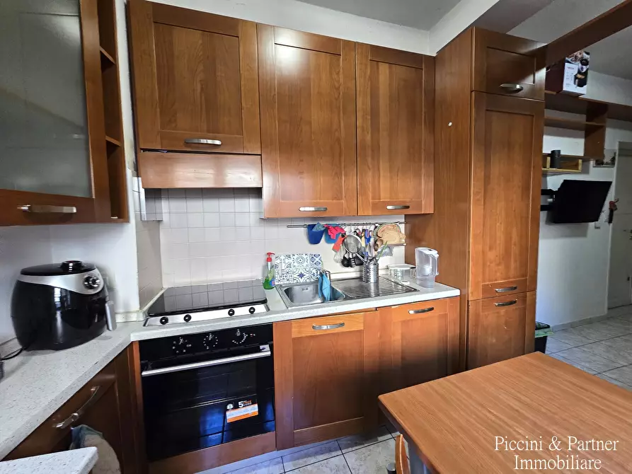 Immagine 10 di Pentalocale in vendita  in Via Beatrice 38 a Perugia