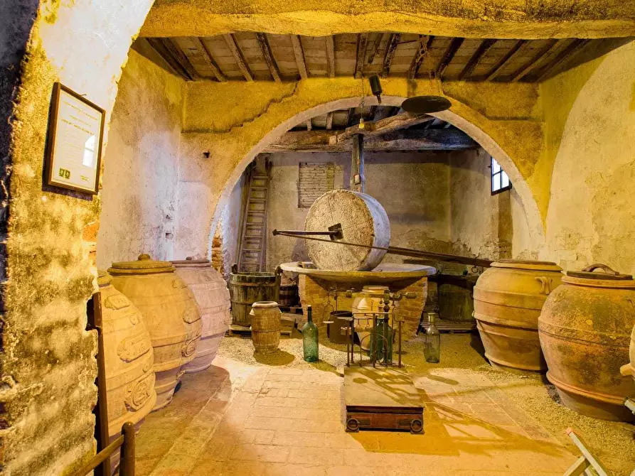 Immagine 8 di Rustico / casale in vendita  in Località I Poggi 28 a Castiglione Del Lago