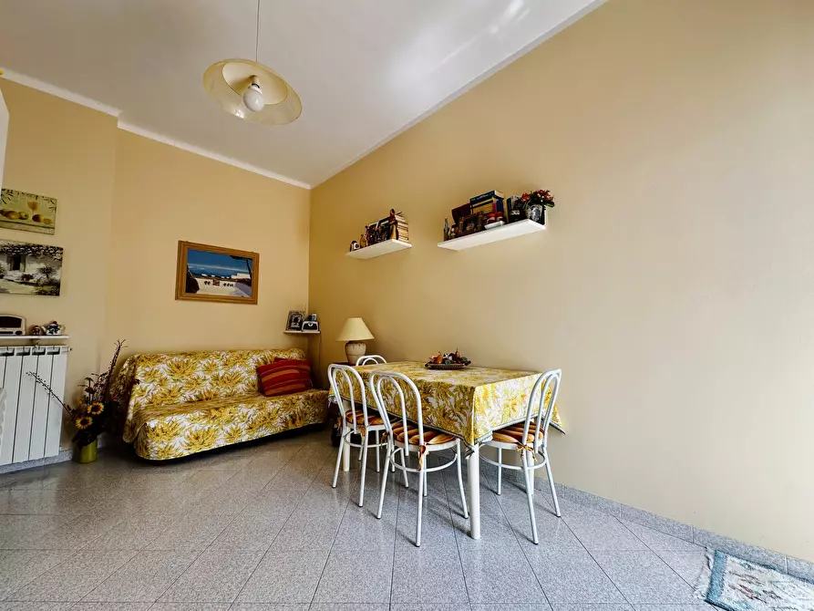Immagine 5 di Bilocale in vendita  in via Caduti di Nassyria a Diano Castello