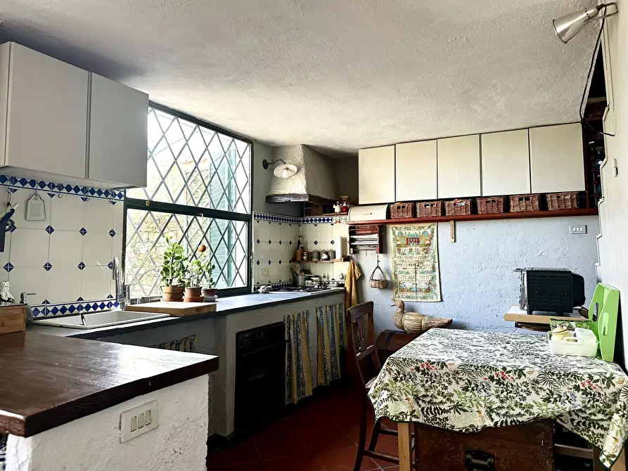 Immagine 14 di Rustico / casale in vendita  in Via Madonna Della Neve a Diano Castello