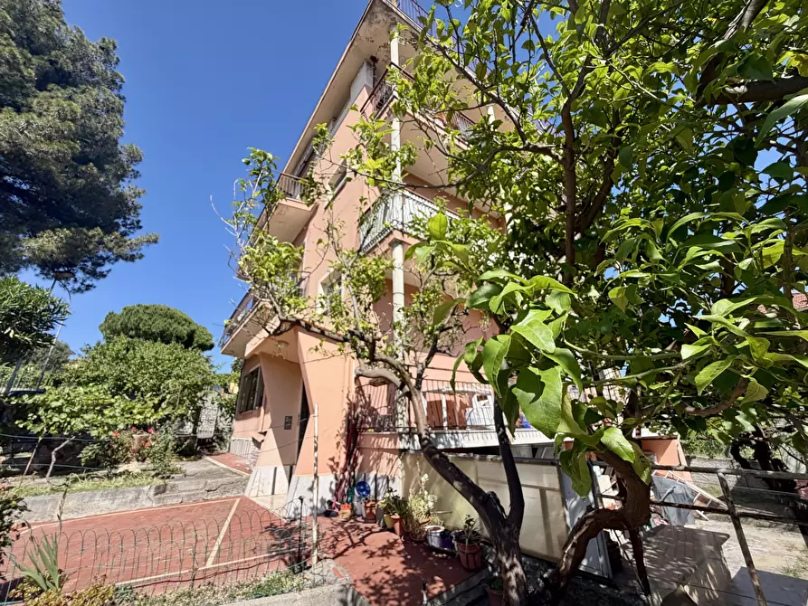 Immagine 19 di Trilocale in vendita  in Via Paolo Borsellino 9 a Diano Castello