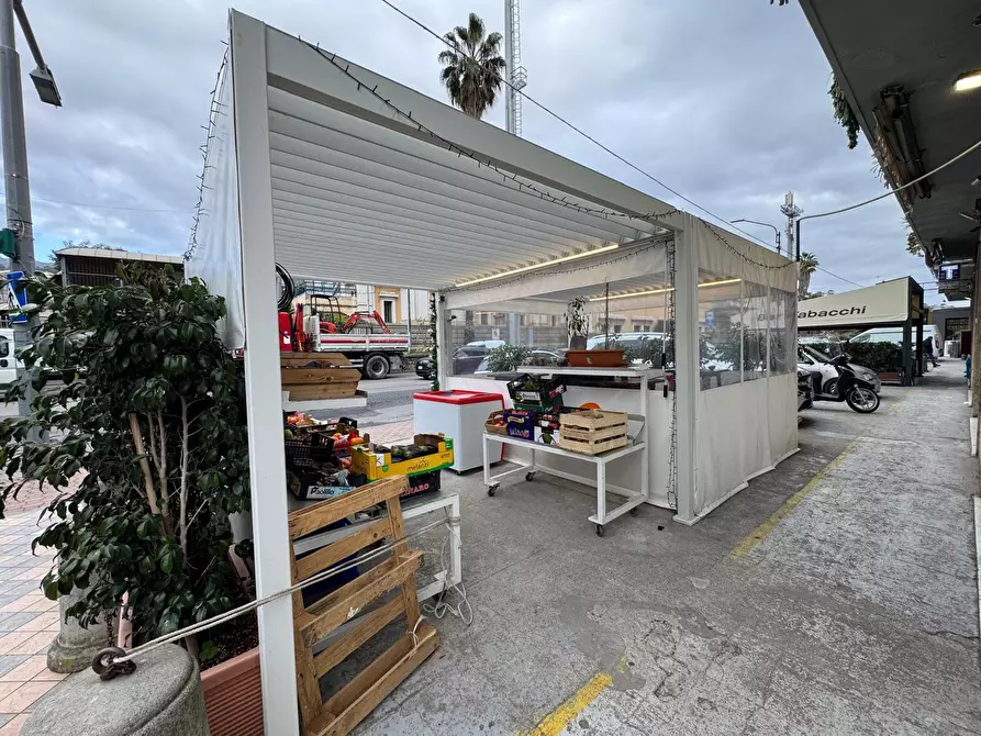 Immagine 13 di Locale commerciale in vendita  in Corso Giuseppe Mazzini 12 a San Remo