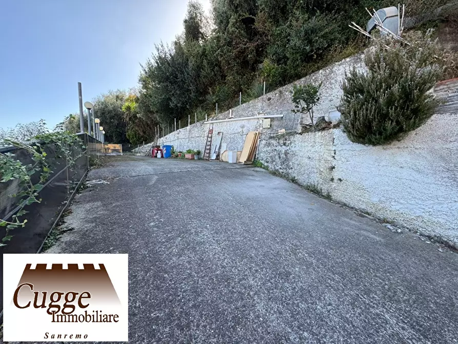 Immagine 14 di Locale commerciale in vendita  in Strada Sen. Ernesto Marsaglia 89 a San Remo