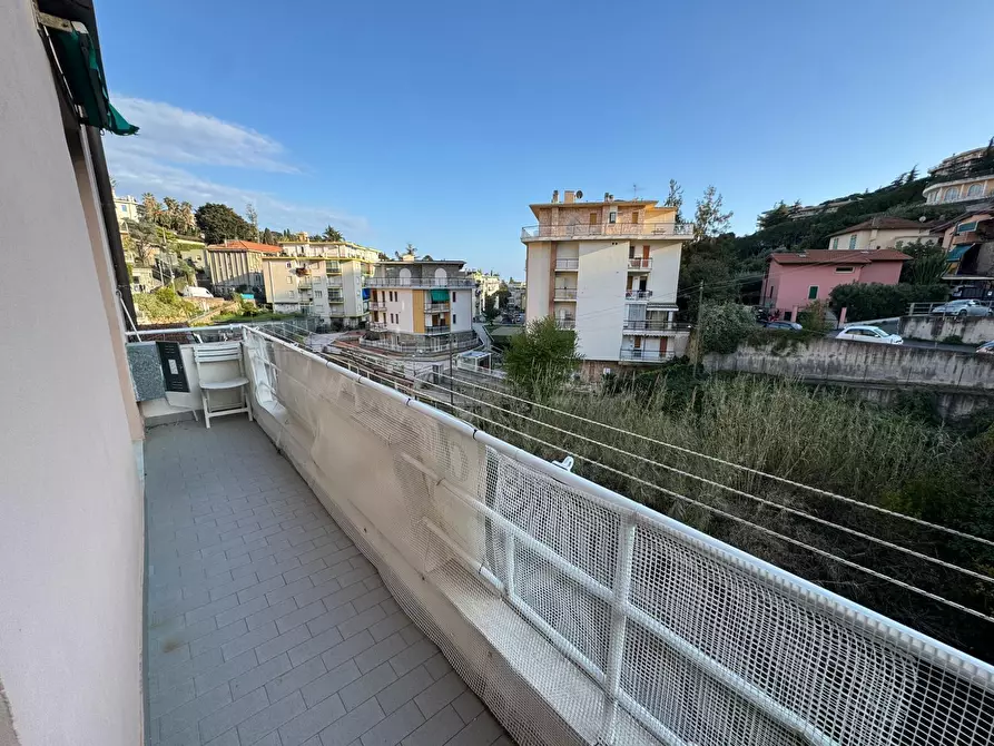 Immagine 15 di Trilocale in vendita  in Corso degli Inglesi 590 a San Remo