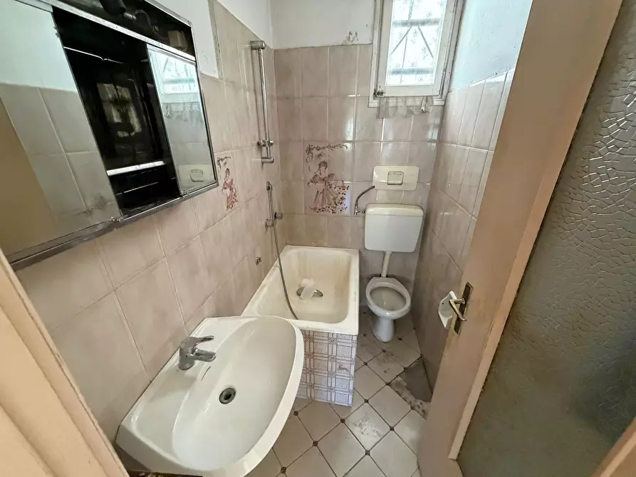 Immagine 12 di Trilocale in vendita  in Strada Carrozzabile S. Pietro 165 a San Remo