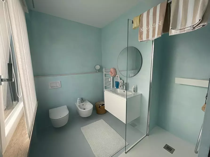 Immagine 21 di Trilocale in vendita  in Corso Giuseppe Mazzini 181 a San Remo