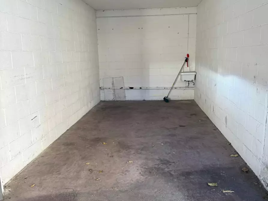 Immagine 5 di Garage in vendita  in Via Galileo Galilei 159 a San Remo