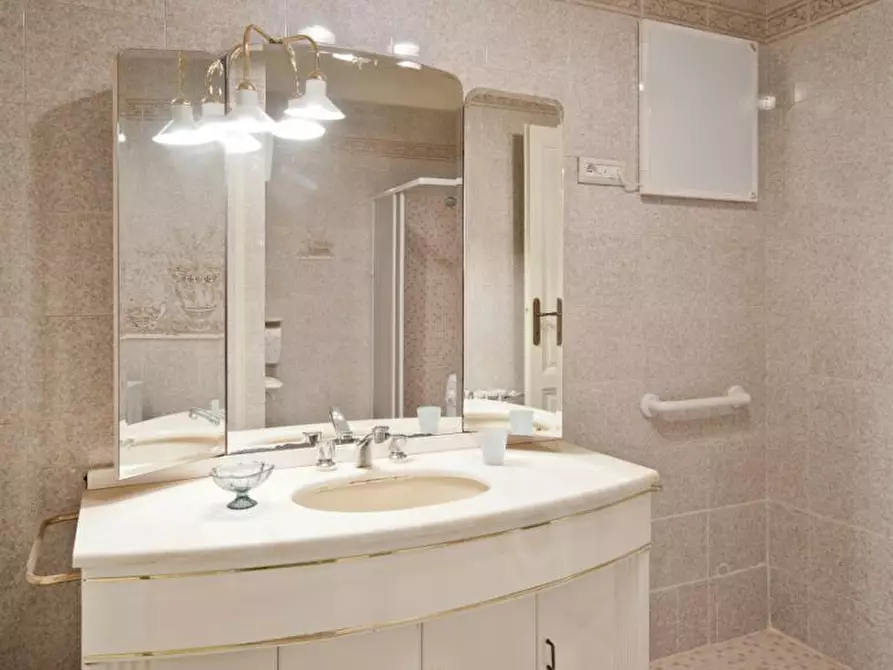 Immagine 9 di Appartamento in affitto  a Viareggio