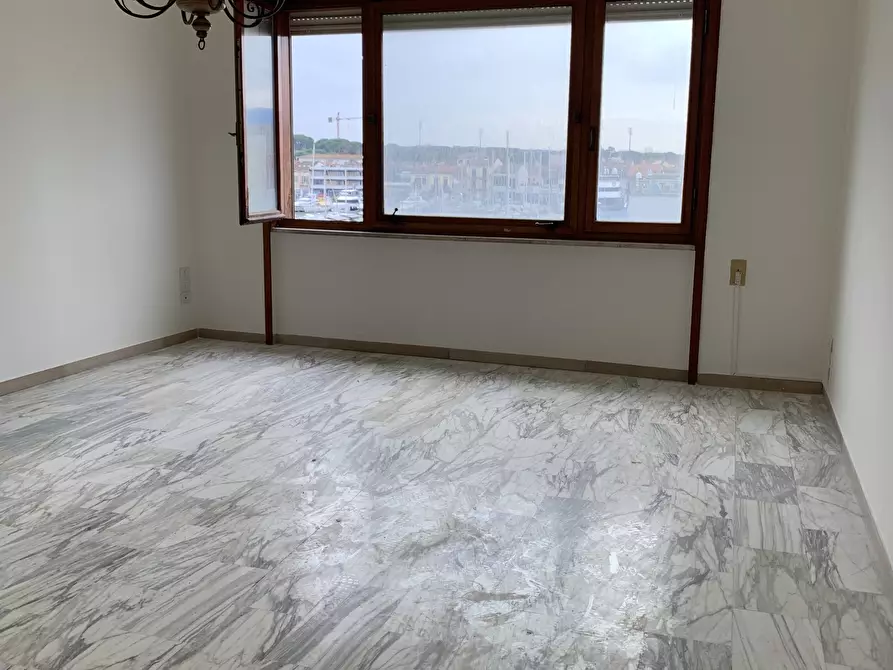 Immagine 9 di Appartamento in affitto  a Viareggio