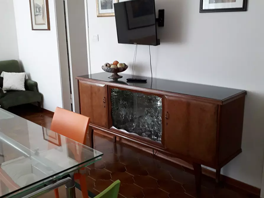 Immagine 14 di Quadrilocale in affitto  a Pietrasanta