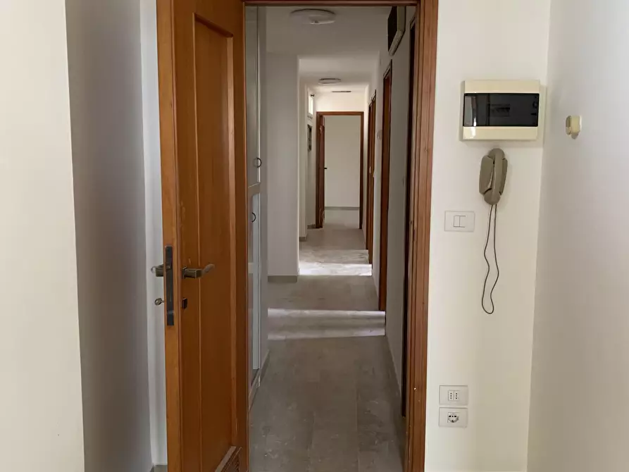 Immagine 14 di Appartamento in affitto  a Viareggio