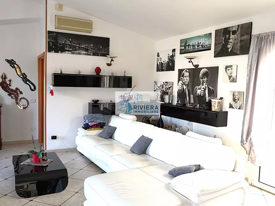 Immagine 13 di Villa in vendita  in Via Giulio Cesare 2 a Santo Stefano Al Mare