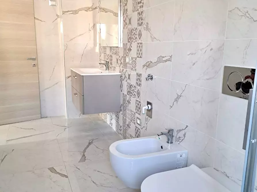 Immagine 13 di Pentalocale in vendita  in Via Martiri VI Ott. 17 a Lanciano