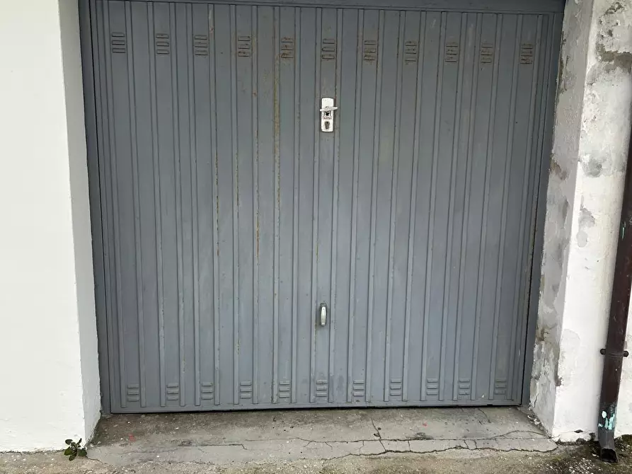 Immagine 2 di Garage in affitto  in Via Martiri VI Ott. 51 a Lanciano