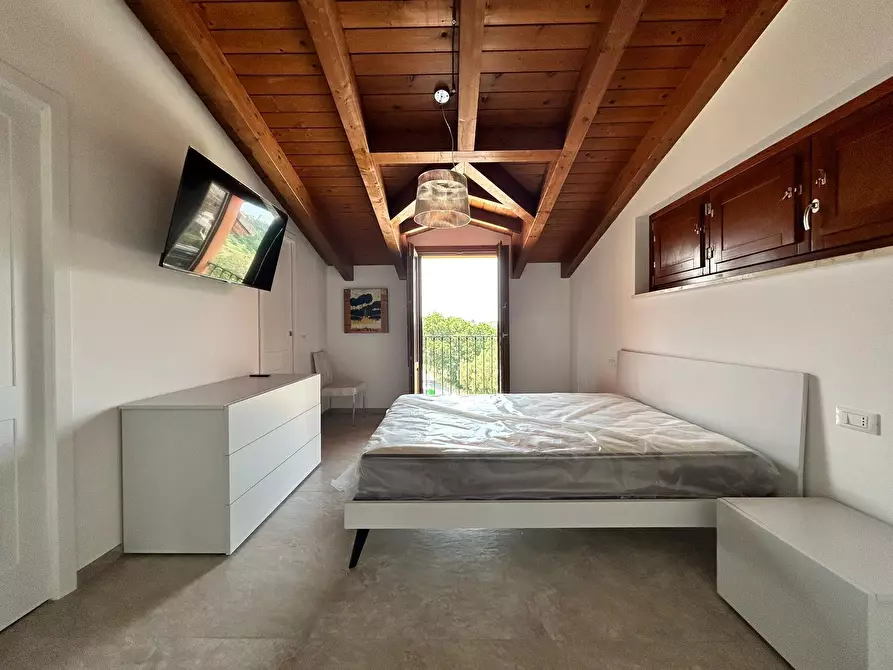 Immagine 25 di Loft/Open space in affitto  a Treglio