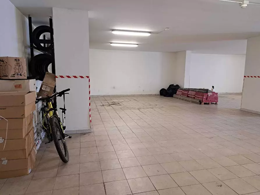 Immagine 5 di Locale commerciale in vendita  a Lanciano