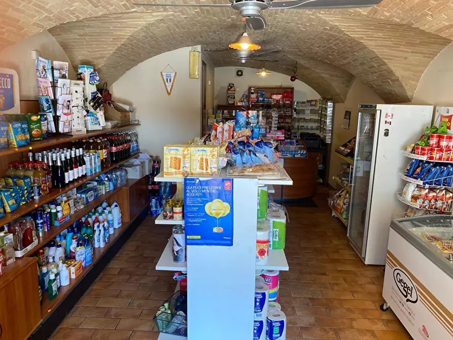 Immagine 7 di Locale commerciale in vendita  in piazza san giorgio 4 a Treglio