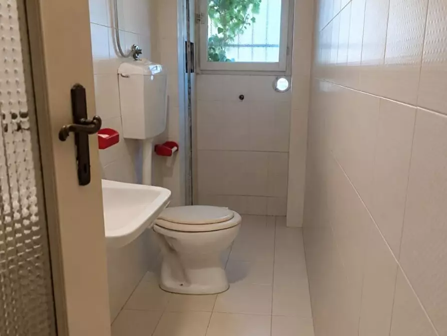 Immagine 10 di Pentalocale in vendita  in Viale delle Rose 19 a Lanciano