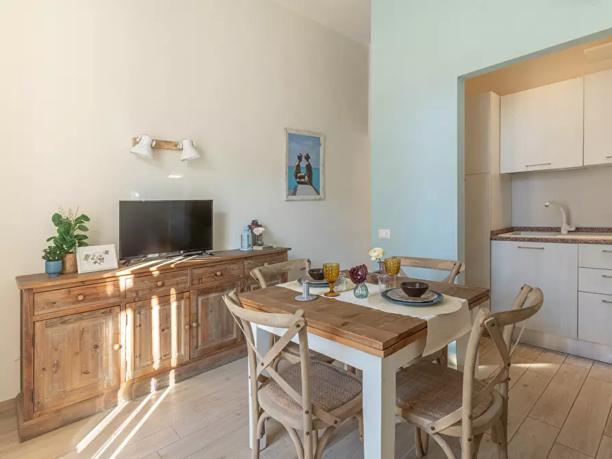 Immagine 4 di Villa in vendita  in Viale della Vittoria a Cecina