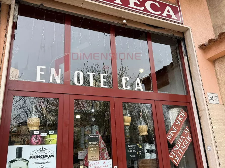 Immagine 1 di Attività commerciale in vendita  in Via Borghesiana a Roma