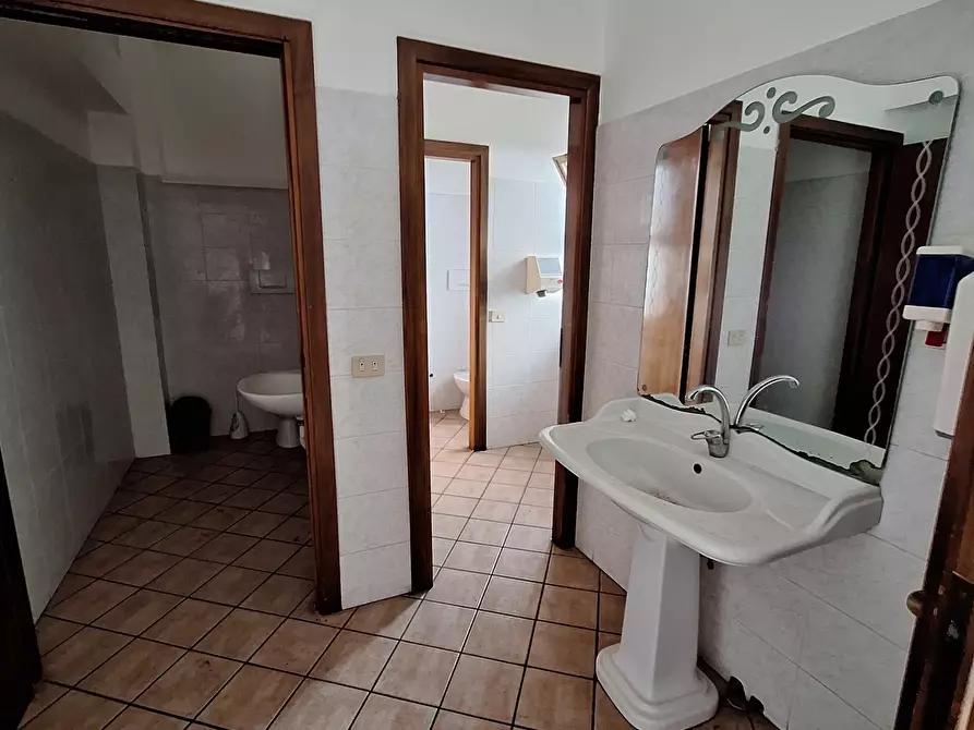 Immagine 16 di Palazzo in vendita  in Via Flaminia 5 a Morlupo