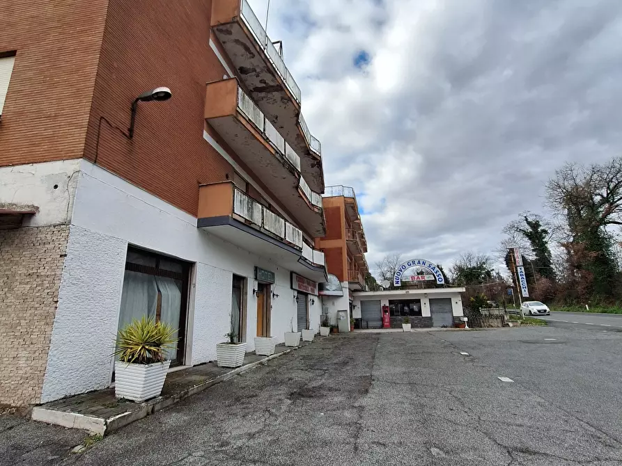 Immagine 7 di Palazzo in vendita  in Via Flaminia 5 a Morlupo