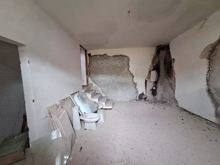 Immagine 3 di Quadrilocale in vendita  in Via Folignate 1 a Visso