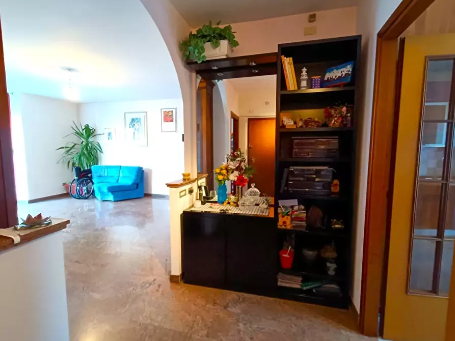 Immagine 11 di Pentalocale in vendita  in Via Villarbasse 32 a Torino