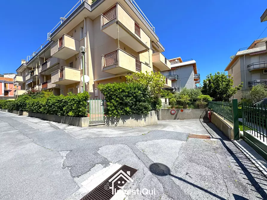 Immagine 3 di Garage in vendita  in Via Milano 303 a Pietra Ligure