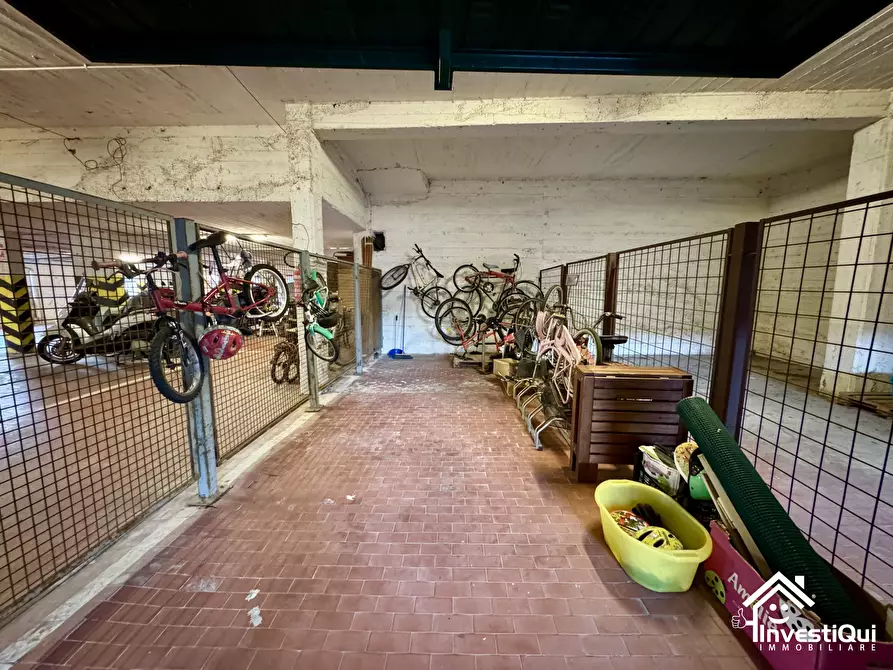 Immagine 3 di Garage in vendita  in Via Francesco Crispi 223 a Pietra Ligure
