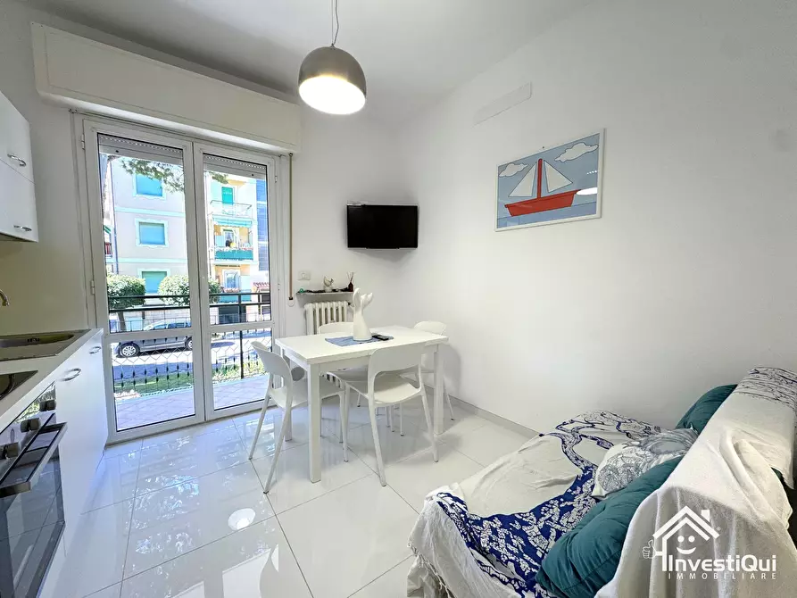 Immagine 6 di Bilocale in vendita  in Viale della Repubblica 91 a Pietra Ligure