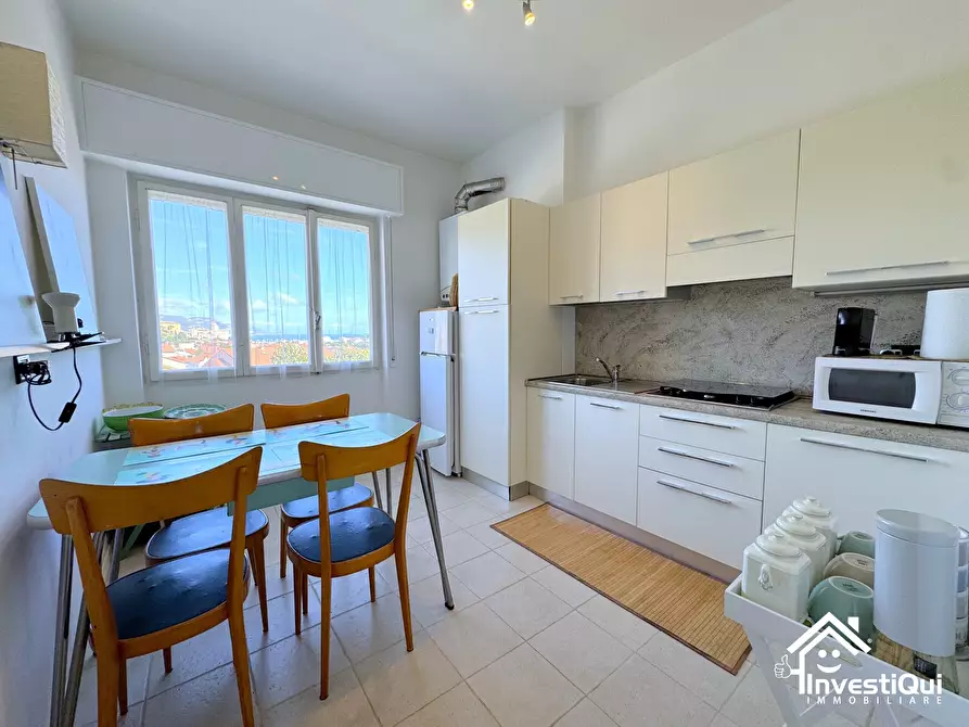 Immagine 16 di Trilocale in vendita  in Via Enrico Toti 1 a Loano