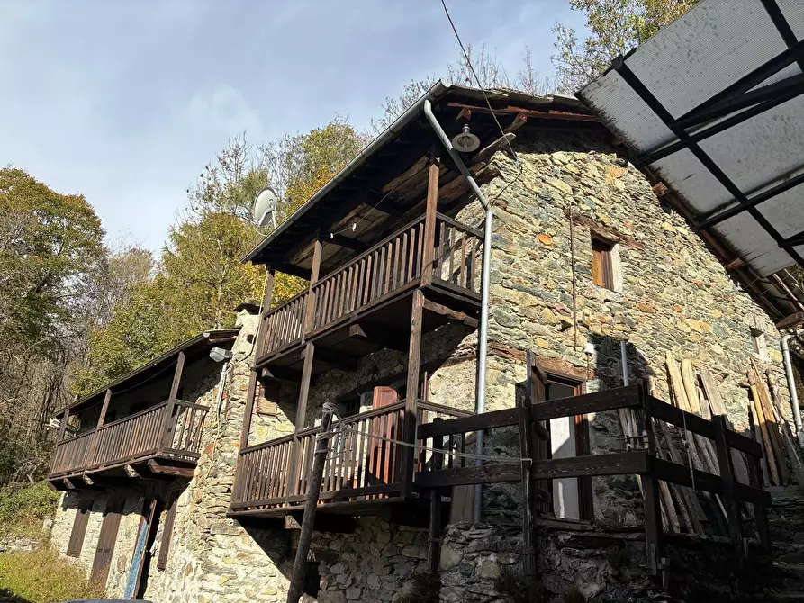 Immagine 2 di Terratetto in vendita  in FRAZIONE LE COSTE 11 a Lemie