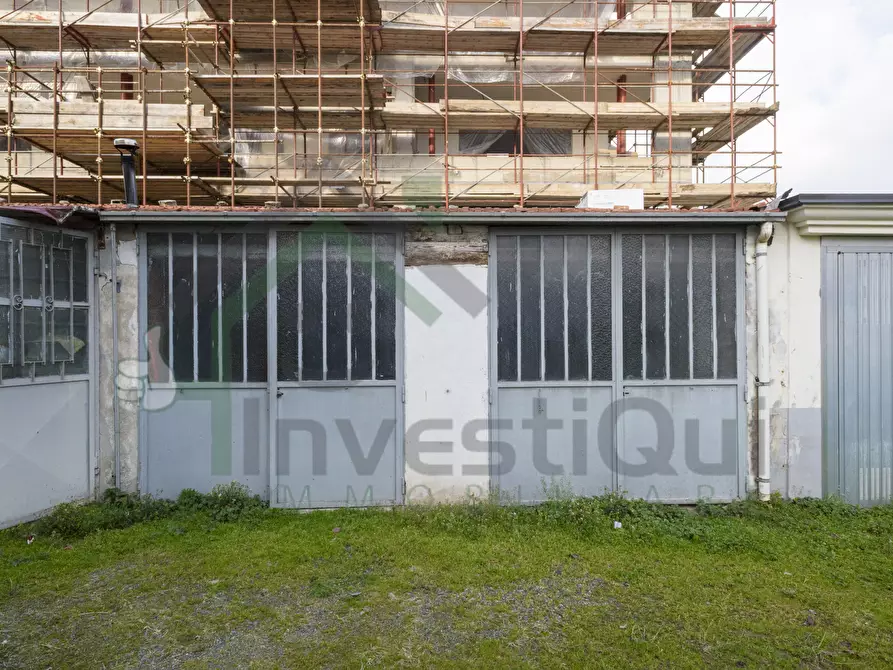 Immagine 31 di Quadrilocale in vendita  in Via Robassomero 15 a Ciriè