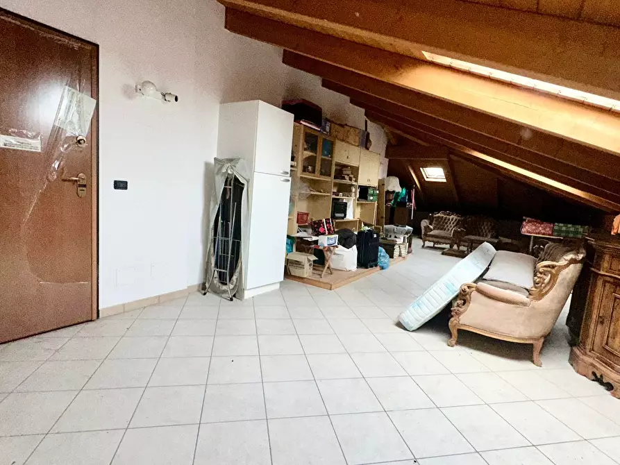 Immagine 42 di Quadrilocale in vendita  a Nole