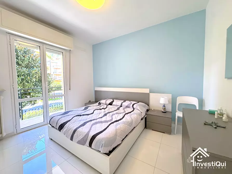 Immagine 12 di Bilocale in vendita  in Viale della Repubblica 91 a Pietra Ligure