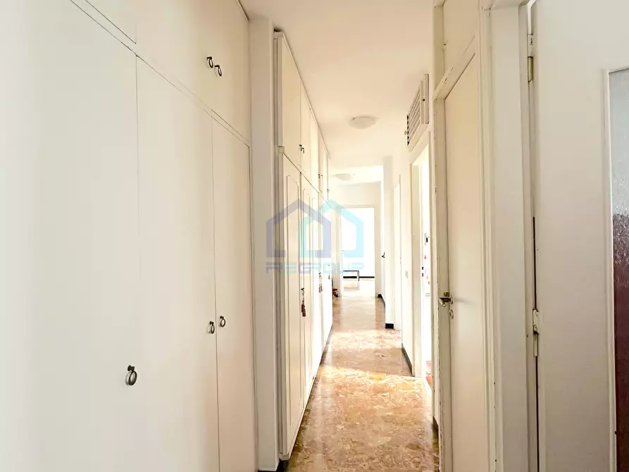 Immagine 18 di Pentalocale in vendita  in Via San Francesco D'Assisi 4a a Savona