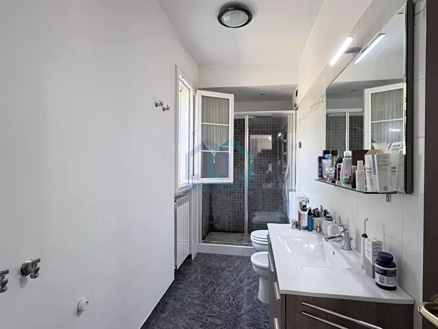 Immagine 9 di Villa in vendita  in Via Tecci 16 a Quiliano
