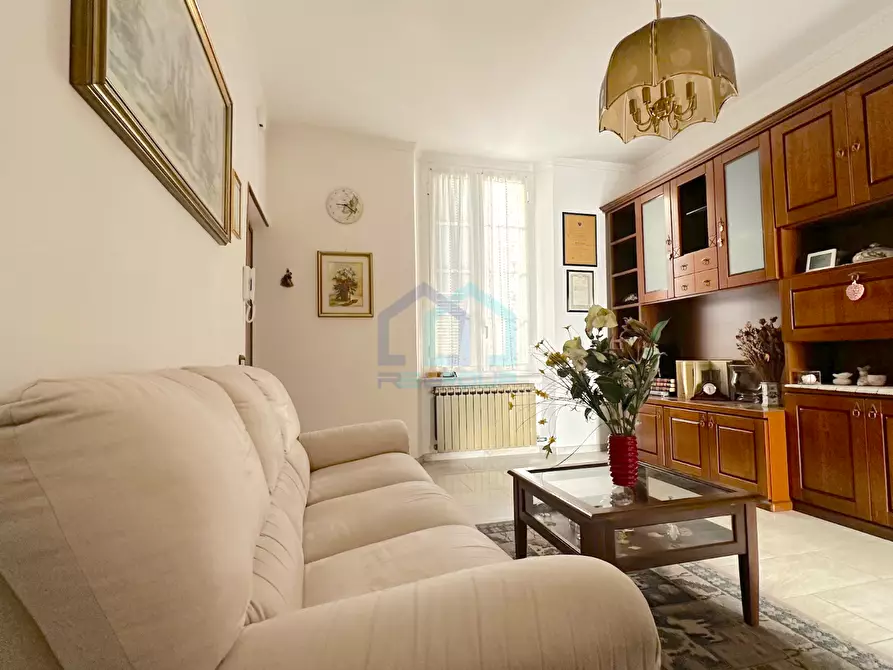 Immagine 4 di Pentalocale in vendita  in Via Piave 25 a Savona