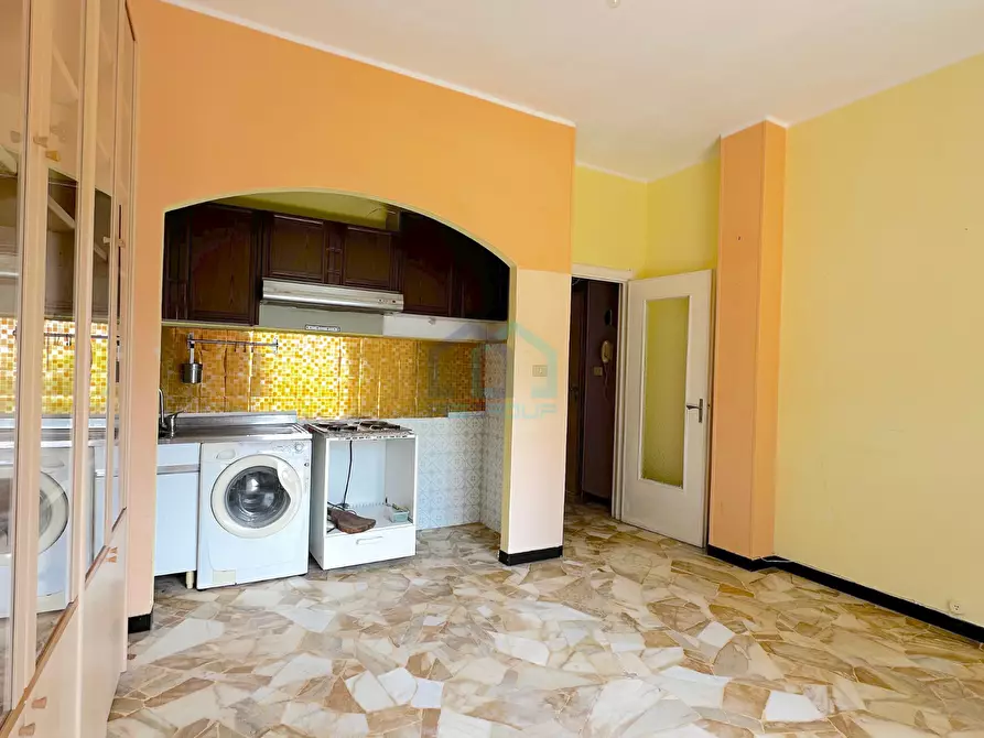 Immagine 8 di Bilocale in vendita  in Via alla Torre 36 a Spotorno