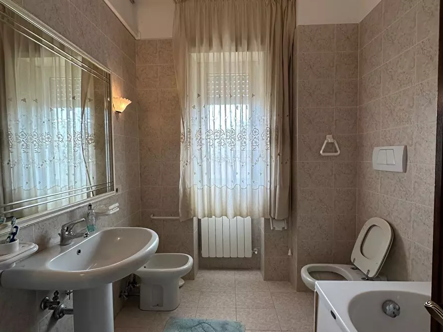 Immagine 21 di Pentalocale in vendita  in Via Marche 83 a Fonte Nuova